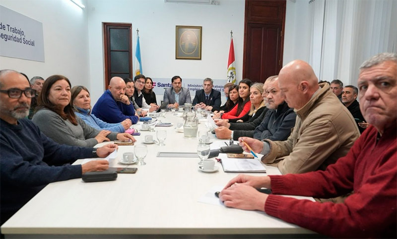 El Gobierno de Santa Fe otorgará por decreto el aumento salarial a los gremios estatales
