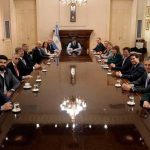 Milei encabezó una nueva reunión de equipo, la primera con Santilli como jefe de Gabinete