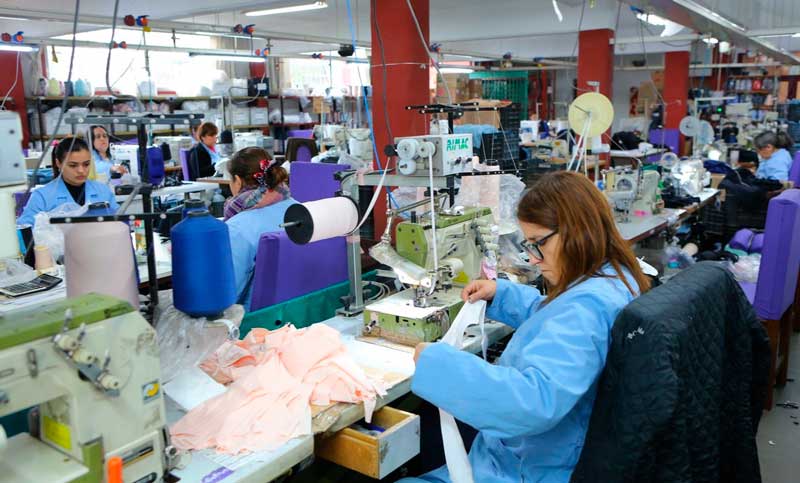 El gremio textil declaró el estado de alerta por el “estancamiento de la discusión salarial”