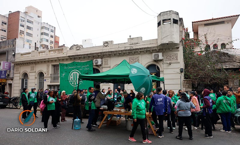 ATE se movilizó y denunció el vaciamiento de la obra social de las Fuerzas Armadas: «Hay tratamientos oncológicos suspendidos»