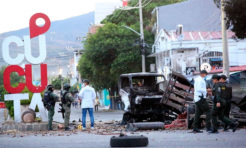 Un atentado con coche bomba en Colombia deja 11 heridos antes de la asunción de Abelardo de la Espriella