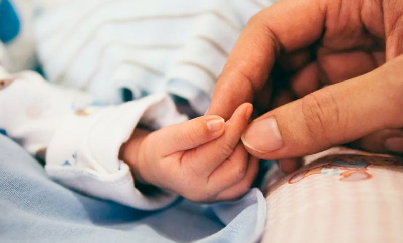 Cae la natalidad en Argentina: menos nacimientos, más envejecimiento y un desafío para el futuro