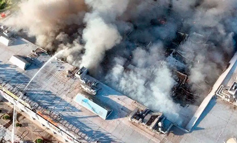 Ataque ruso contra un centro comercial ucraniano dejó 15 muertos y al menos 130 heridos