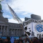 Unidad obrera contra la «entrega» del país: la CGT y las CTA marchan contra la Ley de Tierras y advierten sobre un paro nacional