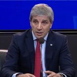 Caputo flexibiliza el crédito en dólares: los bancos podrán prestar hasta un 15% de sus depósitos a empresas