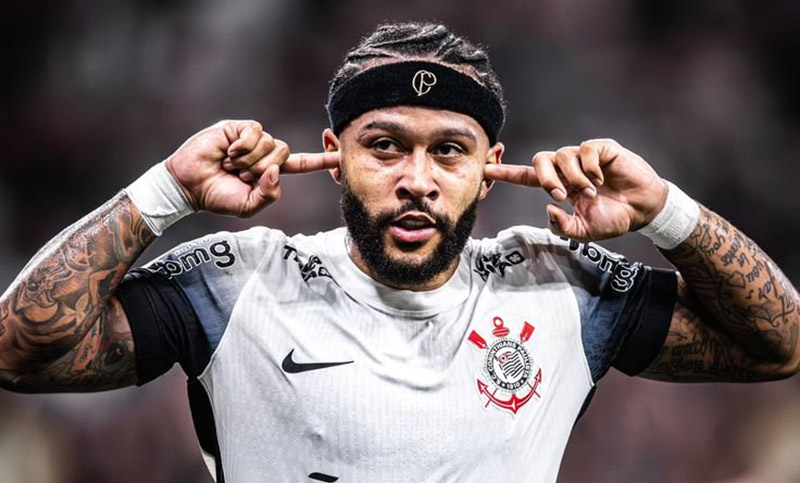 Memphis Depay renovó con Corinthians, ¿jugará ante Central?