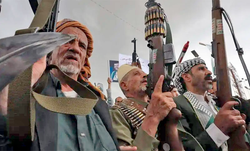 Ataques hutíes dejan al menos 30 soldados del Gobierno muertos y se reaviva la tensión en Yemen