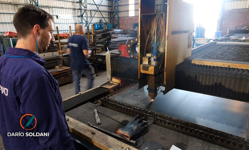 Un modelo para pocos: industria, construcción y comercio consolidan el derrumbe de la economía argentina