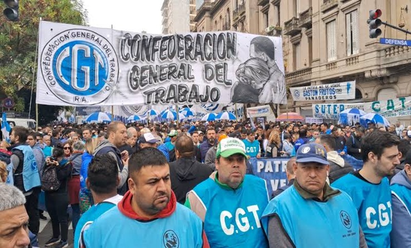 Tras la reunión por el salario mínimo, la CGT criticó al Gobierno por vivir «en una realidad paralela» y no descarta un paro general