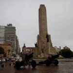 Rosario marcha al Monumento en contra de las reformas que trata el Senado