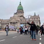 No abandonan su lucha: jubilados se movilizaron al Congreso contra el ajuste del Gobierno nacional