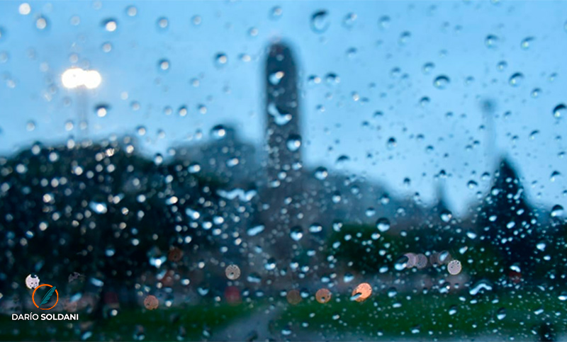Finde largo, gris y húmedo: ¿cuándo saldrá el sol en Rosario?