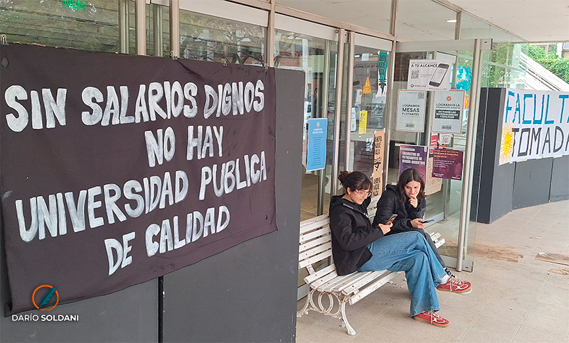 Miércoles de paro universitario: insisten en pedir la aplicación de la Ley de Financiamiento y denuncian atraso salarial