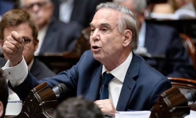 Pichetto cuestionó al Gobierno por el endeudamiento de los hogares: «Es deuda por alimentos»