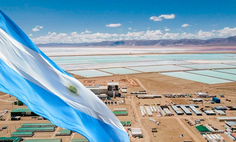 La inversión extranjera alcanzó niveles históricamente bajos, mientras que la fuga de ganancias al exterior es récord