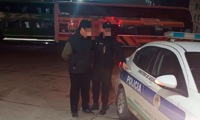 Una joven denunció que un pasajero se masturbó frente a ella en un micro: “Fue el viaje del horror”