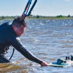 Murió un instructor de kitesurf en Santa Fe: su novia grabó el accidente fatal
