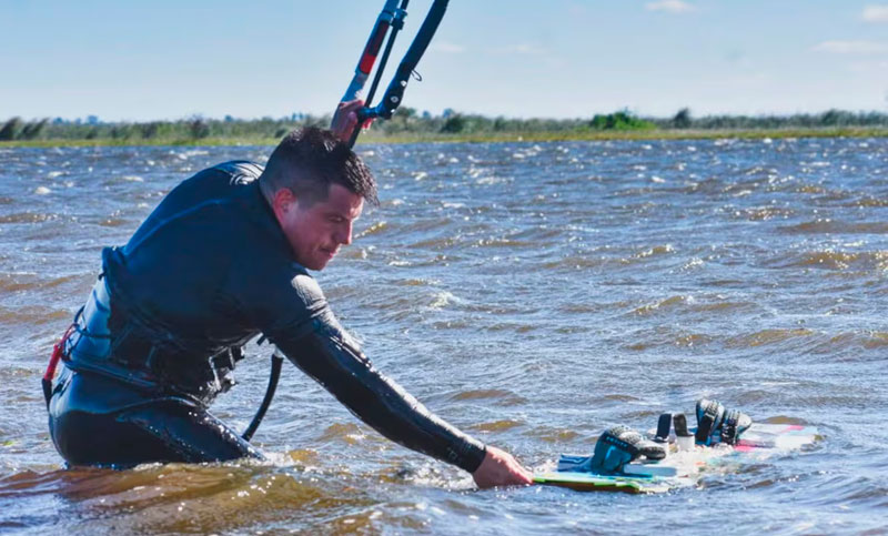 Murió un instructor de kitesurf en Santa Fe: su novia grabó el accidente fatal