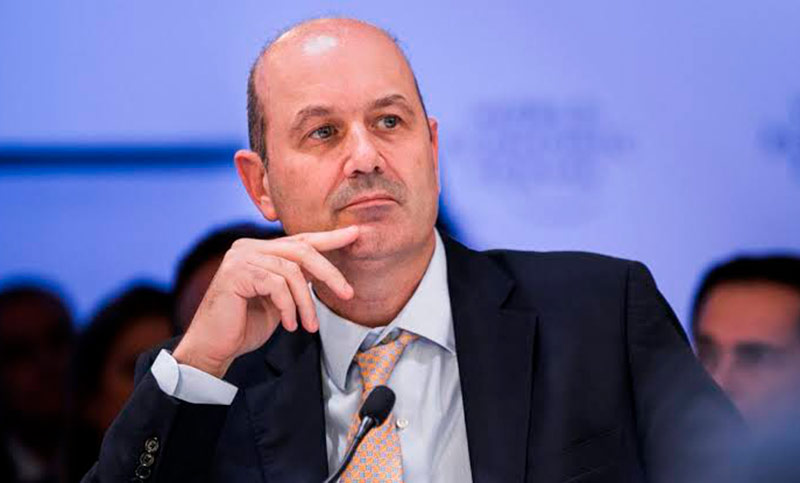 Sturzenegger, al banco de suplentes: tras una semana complicada, el Gobierno limitará su accionar y quedará bajo la tutela de Santilli
