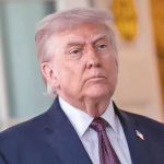 Trump dice que solo “seminegocia” con Irán mientras mantiene la presión sobre el estrecho de Ormuz