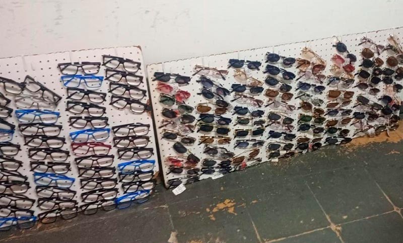 No la ven: secuestran 170 pares de anteojos por venta ilegal callejera en el microcentro de Rosario