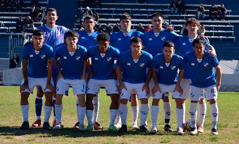 Ascenso: Argentino se reencontró con la victoria en casa