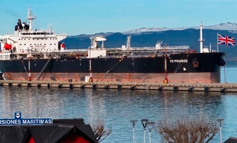 El Gobierno habló del barco británico que amarró en Ushuaia: “No hay pérdida de soberanía, en todo caso genera actividad económica”