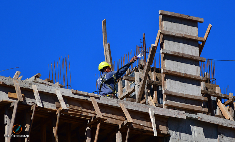 La construcción cayó 4,1% en junio y registró su cuarta baja del año