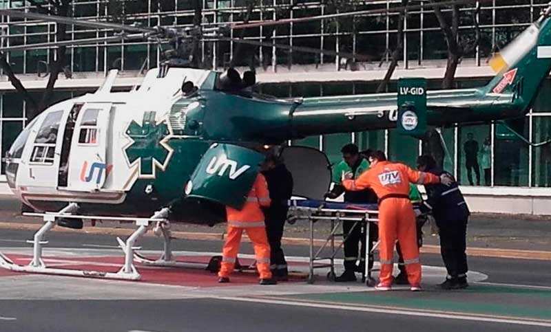 Tras grave siniesto en Puerto San Martín, trasladaron a motociclista en grave estado al Heca en helicóptero sanitario