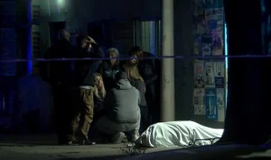 Detienen a un joven de 18 años por el asesinato de un jubilado en un súper chino, cuando iba a entregarse