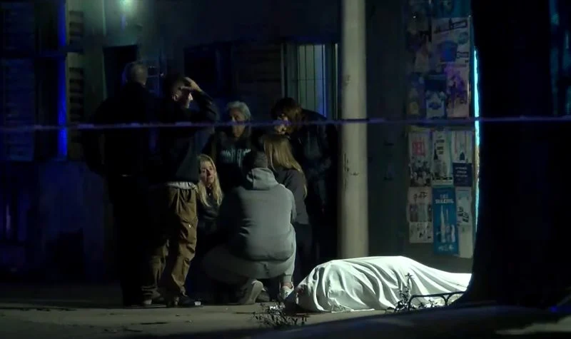Detienen a un joven de 18 años por el asesinato de un jubilado en un súper chino, cuando iba a entregarse