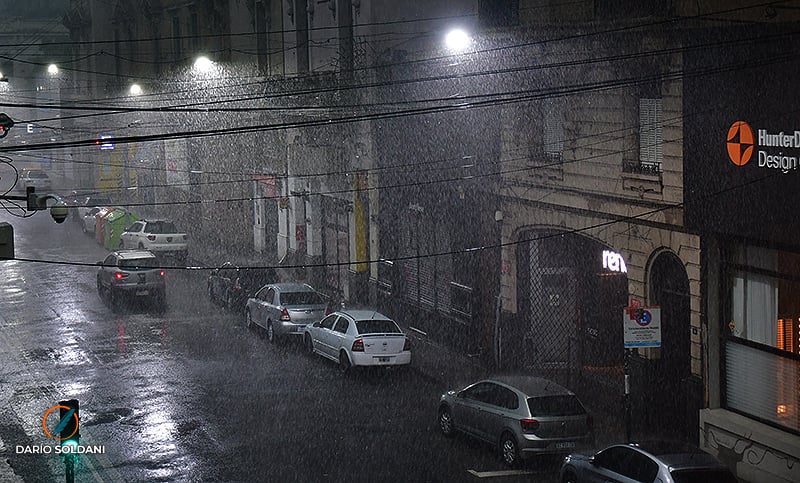 Jueves con doble alerta en Rosario y la región: se esperan tormentas y fuertes ráfagas de viento
