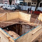 Sorpresa en el centro rosarino: reparaban una plaza y encontraron cámaras y túneles subterráneos 