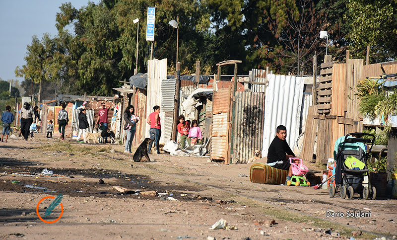 Pobreza infantil: cuatro de cada 10 chicos tienen dificultades para acceder a ropa y calzado en Argentina
