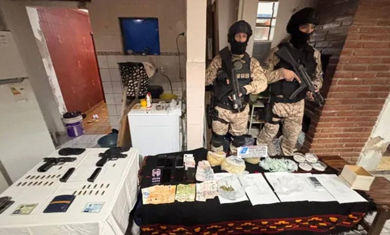 Pasan a disponibilidad a dos policías de Rosario descubiertos en un búnker de venta de drogas