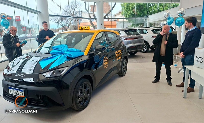 Rosario presentó su primer taxi 100% eléctrico: comenzará a circular este miércoles