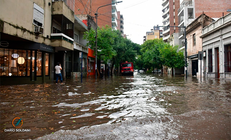 “Rosario colapsa ante cualquier lluvia”: piden extremar la limpieza de desagües ante la llegada de El Niño 