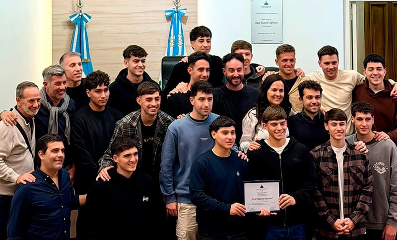 El futsal de Regatas recibió el «Diploma de Honor» del Concejo Municipal