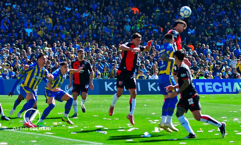 Central tiene un leve dominio, Newell’s no puede imponer su juego y empatan 0 a 0