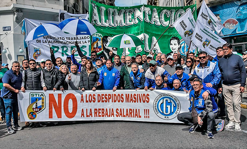 Fuerte protesta del gremio de la Alimentación en Buenos Aires por la crisis de Granja Tres Arroyos