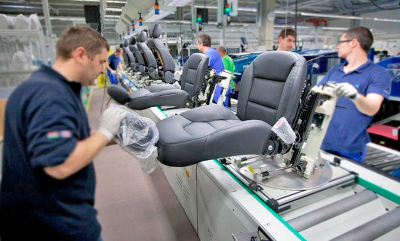 Smata denuncia un golpe a la industria anunciado en mayo: Adient cierra en Pueblo Esther y deja 70 familias en la calle