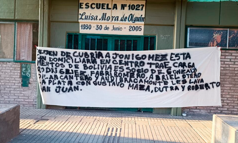 Detuvieron a 14 personas relacionados con la aparición de banderas con mensajes amenazantes en escuelas