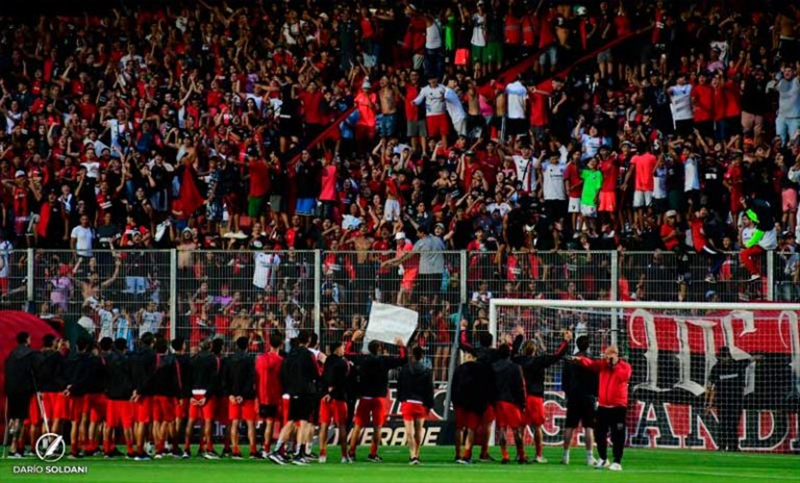 Banderazo leproso: todos los detalles del tradicional ritual en la previa del clásico rosarino