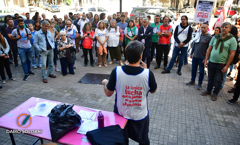 Docentes de la UNR definieron un paro de una semana en reclamo de salarios