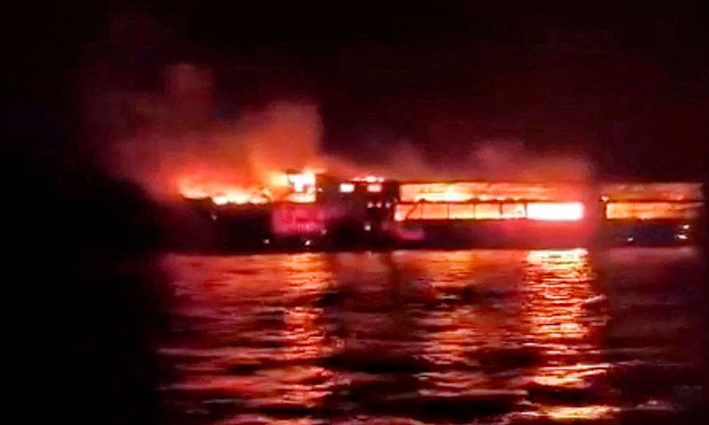 Se incendió un ferry en Filipinas: hay cinco muertos y 86 desaparecidos