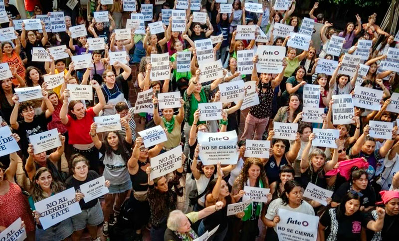 Trabajadores de FATE resisten el desalojo y protestaron frente a la fábrica de San Fernando