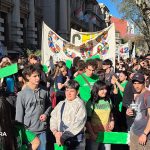 A 50 años de la Noche de los Lápices, una multitud se movilizó en Rosario: «Eran compañeros que pensaban una Argentina mejor»