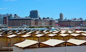 Mar del Plata se prepara para el verano: ¿cuánto cuesta alquilar una carpa o sombrilla?