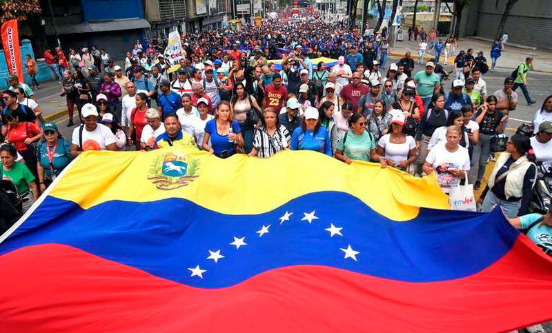 Una masiva protesta se llevó adelante en Caracas contra el acuerdo petrolero con Estados Unidos