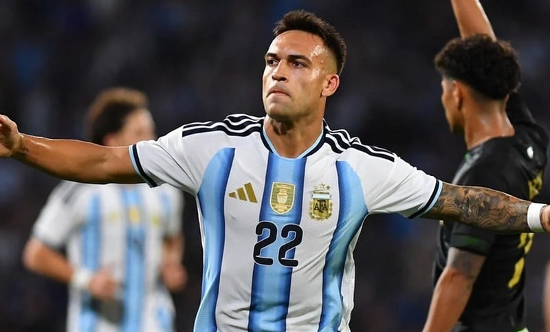 Argentina es superior a Bolivia y gana 2-0 en Córdoba